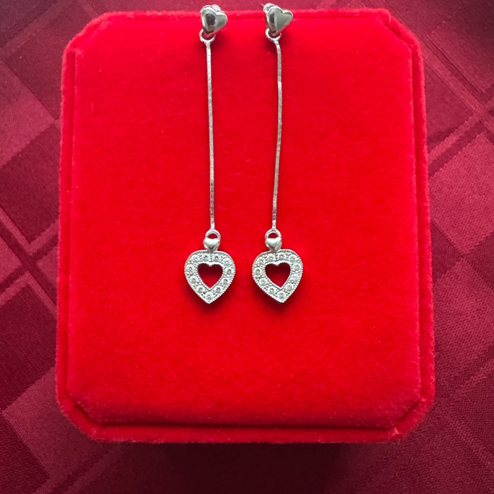 Elegant Silver Heart Pendant Necklace and Earrings Set